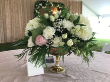 Load image into Gallery viewer, Floral Centrepiece