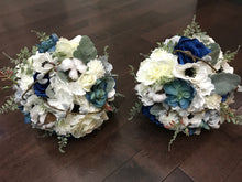 Load image into Gallery viewer, Bridesmaid Bouquets