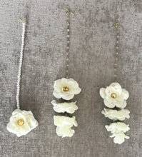 Load image into Gallery viewer, Floral Jewellery