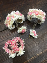 Load image into Gallery viewer, Floral Jewellery